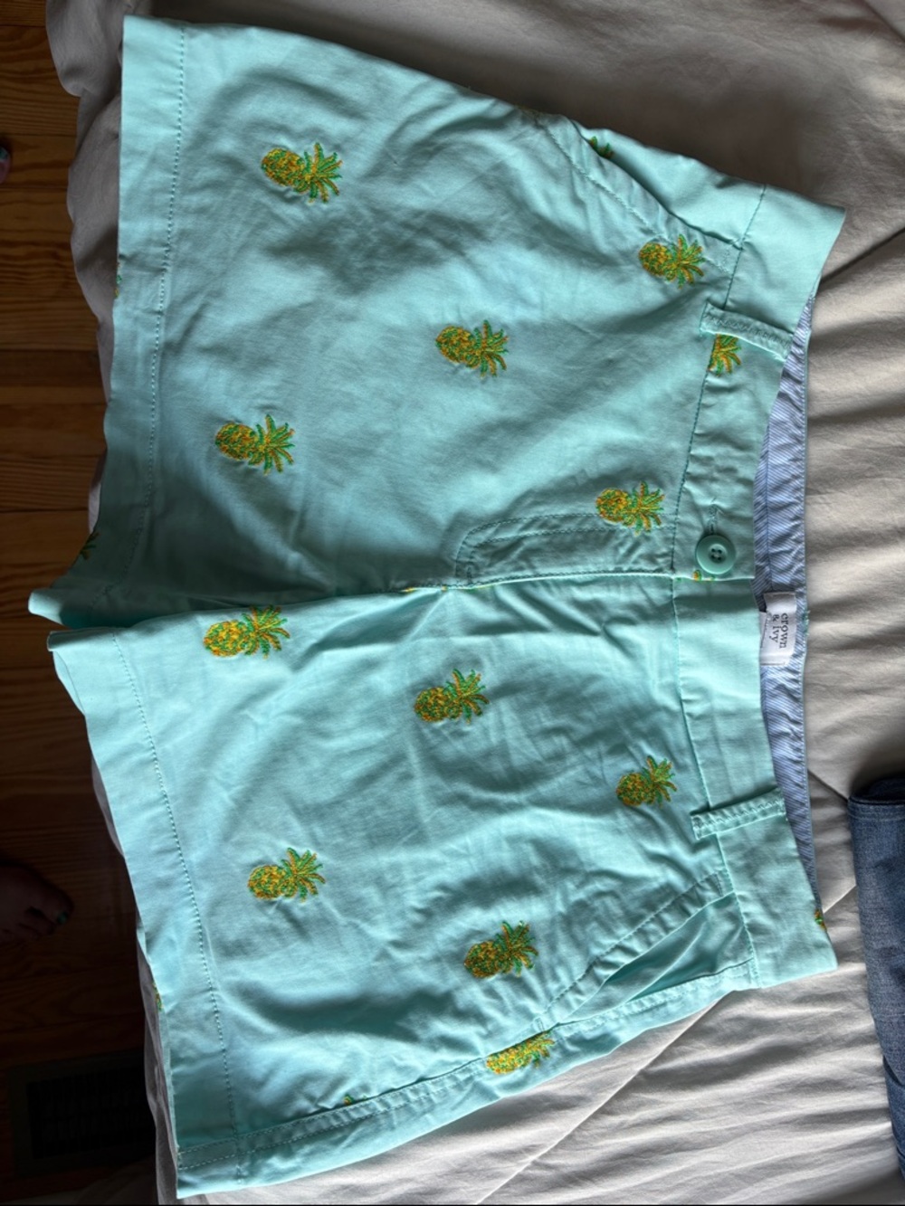 crown & ivy Mint Green Pineapple Embroidered Women's Shorts